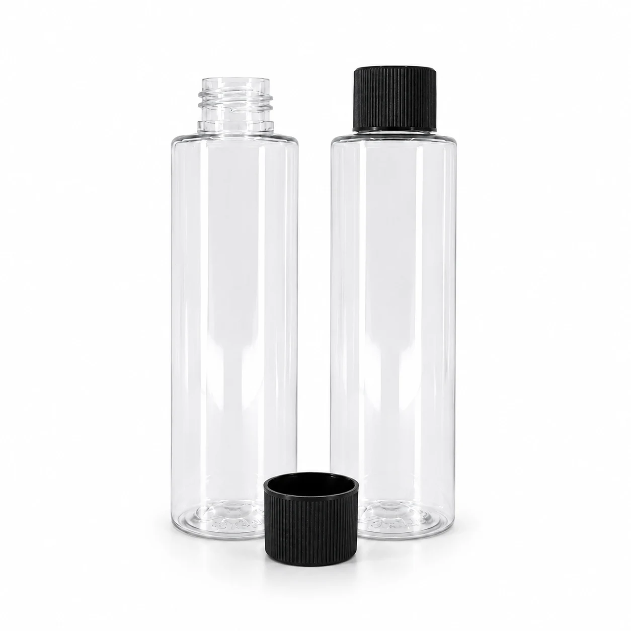 Hohe transparente Kunststoffflasche, schwarzer gerillter Verschluss, 100 ml