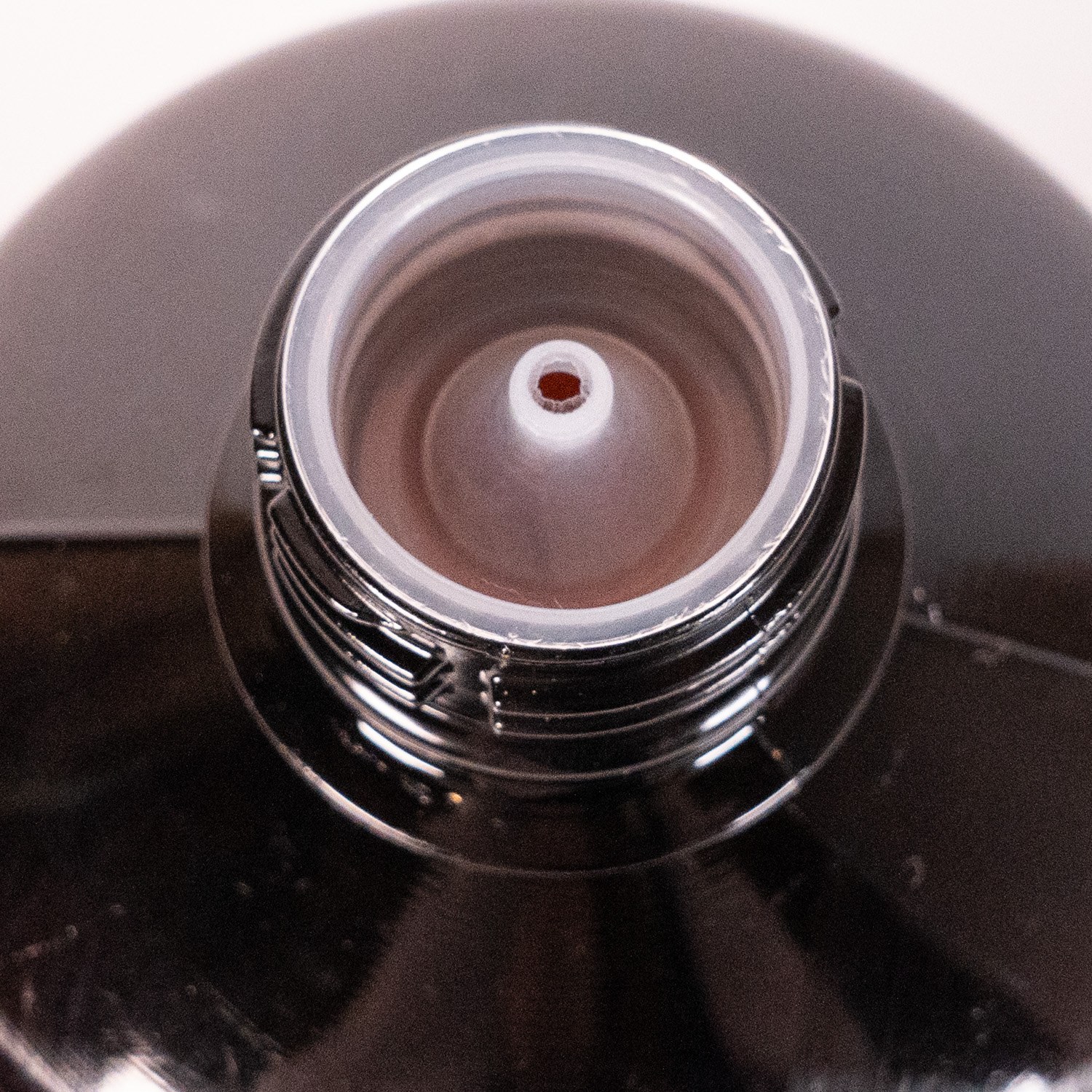 Bouteille en plastique brun, bouchon compte-gouttes noir inviolable, 200 ml