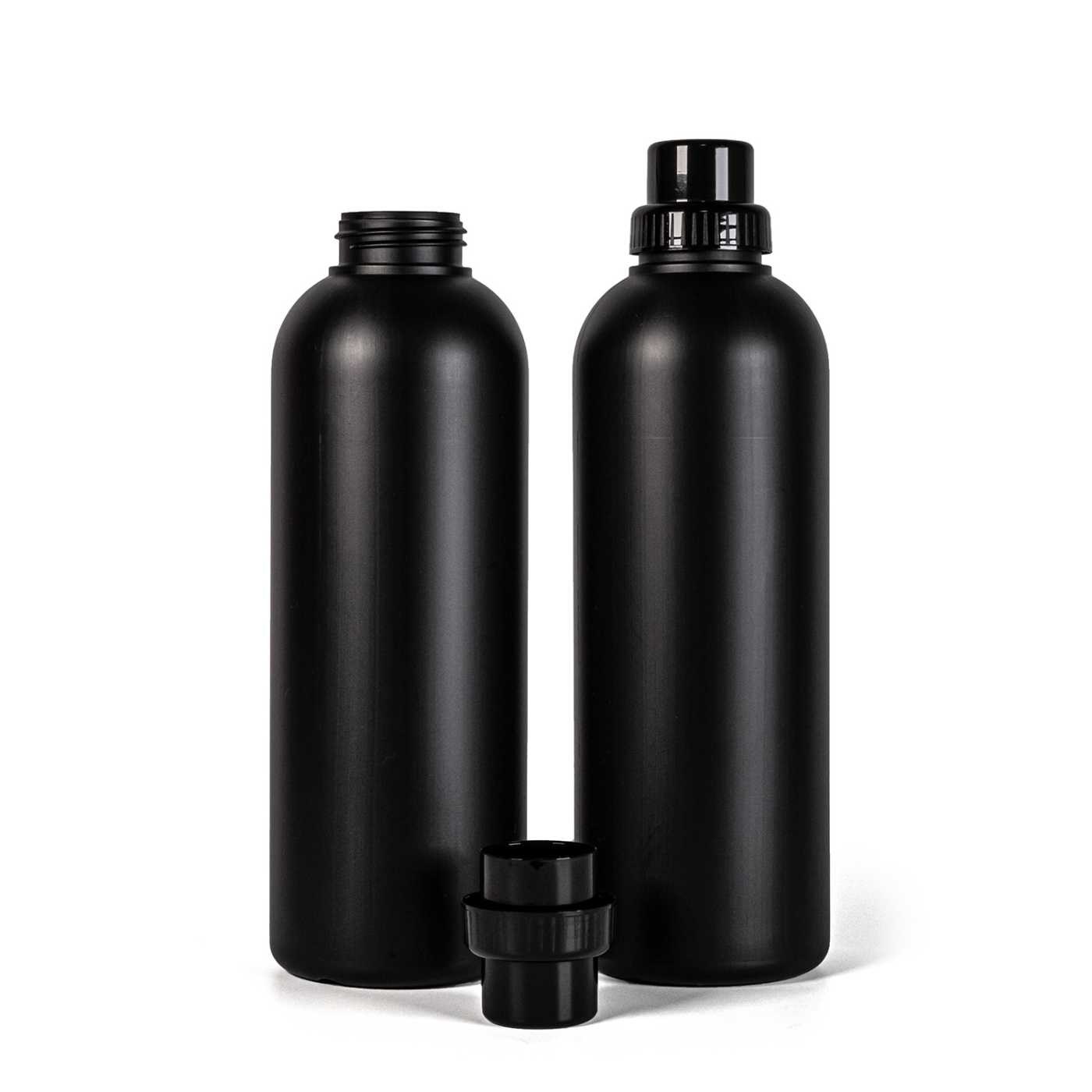 Czarna butelka plastikowa, 42 mm, czarna nakrętka, 1 l