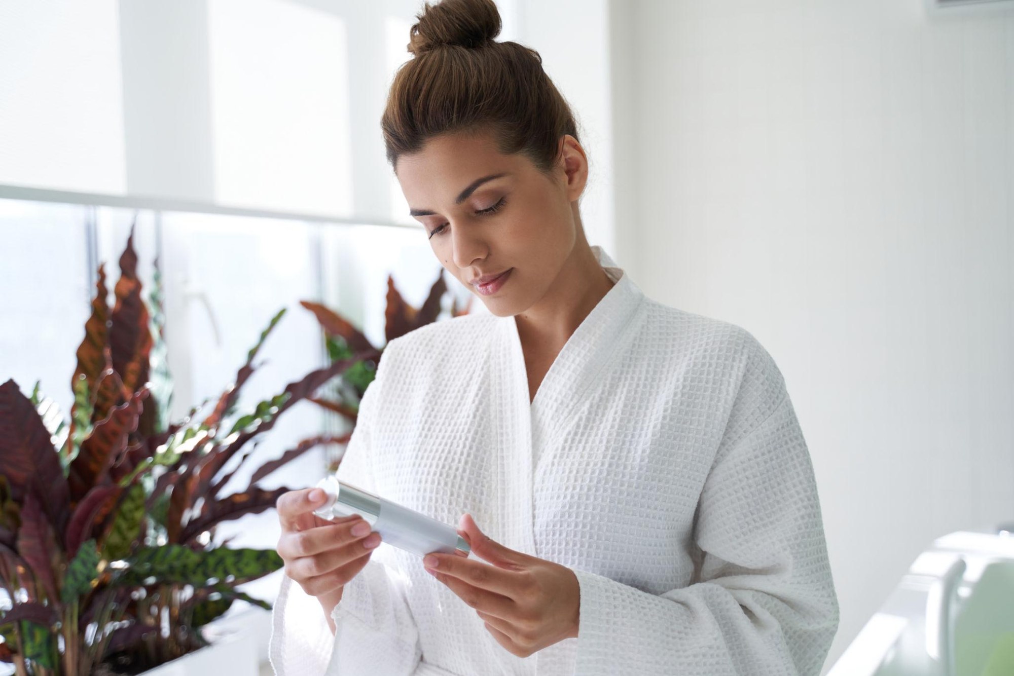 How to read a cosmetic label — composition and INCI on the product packaging