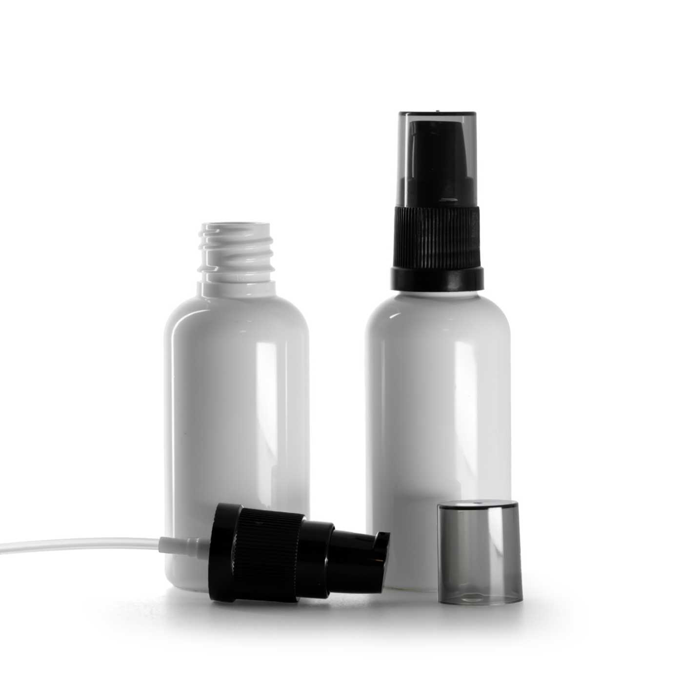 Flacon en plastique blanc, distributeur de crème noir avec surcapuchon fumé, 50 ml