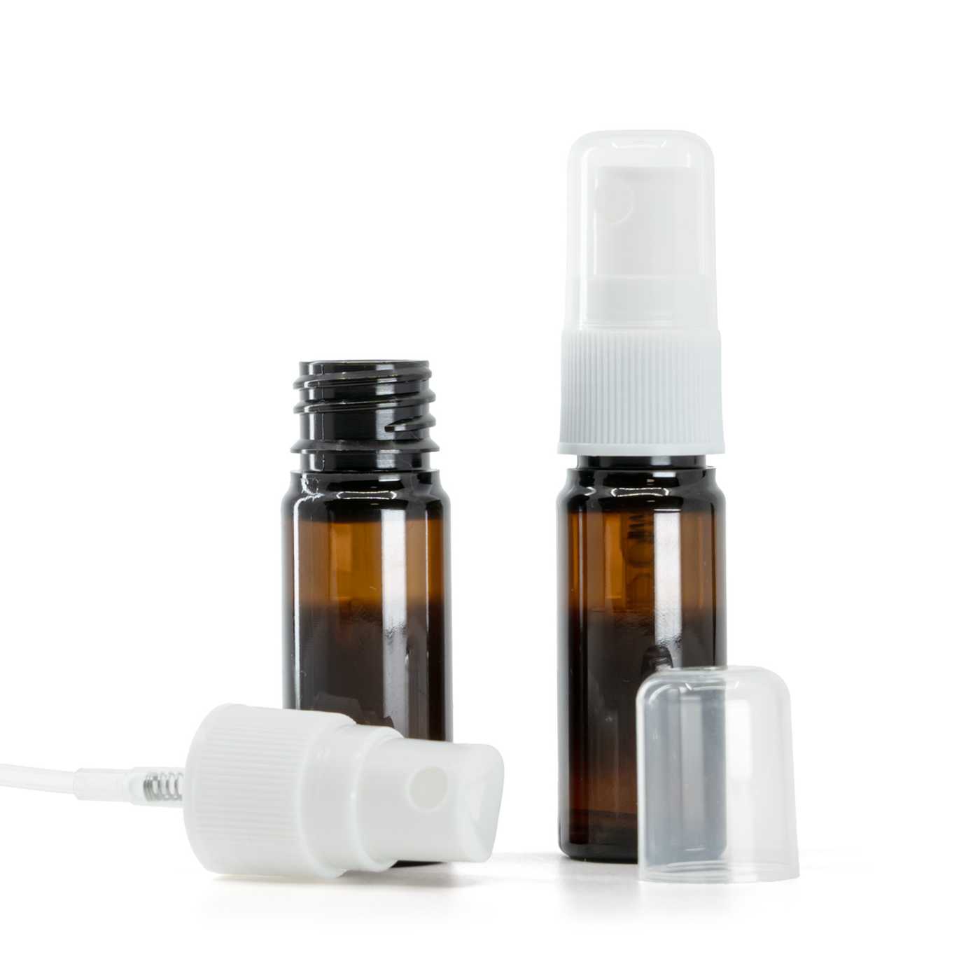 Braune Kunststoffflasche mit weißer Sprühpumpe, 10 ml
