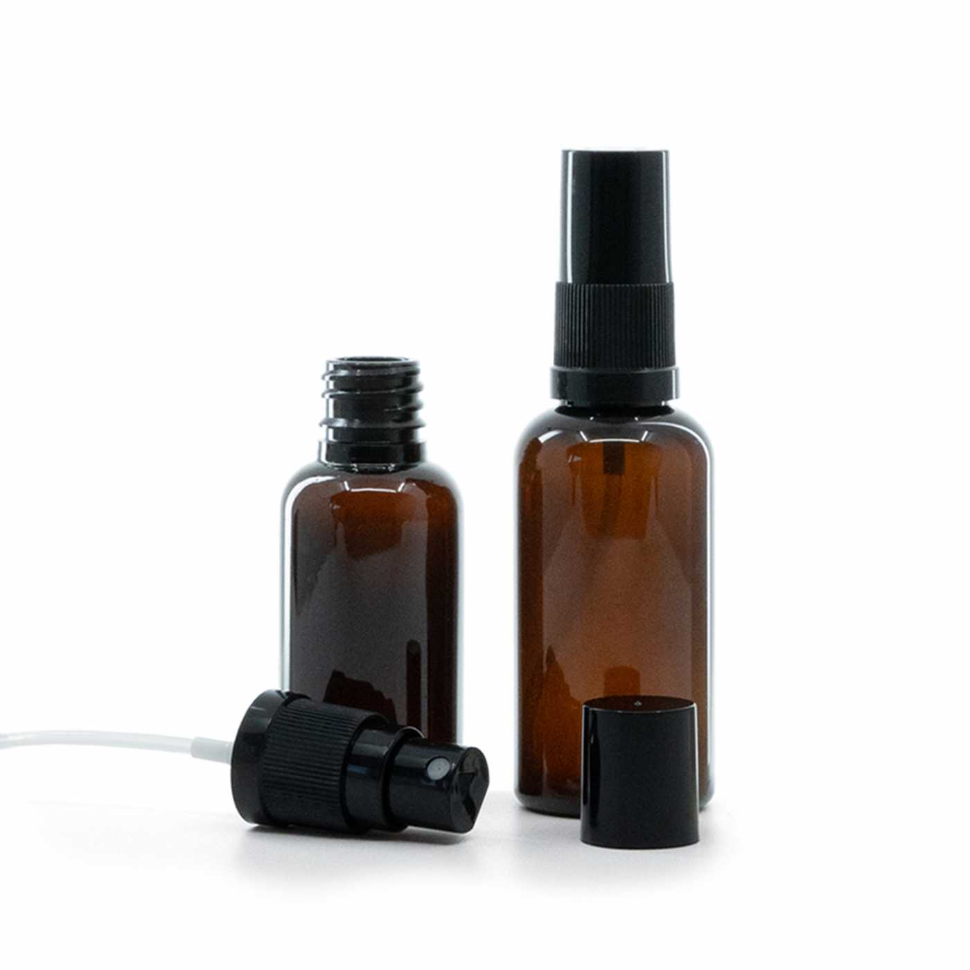Butelka plastikowa bursztynowa, czarny atomizer, czarna nakładka, 50 ml