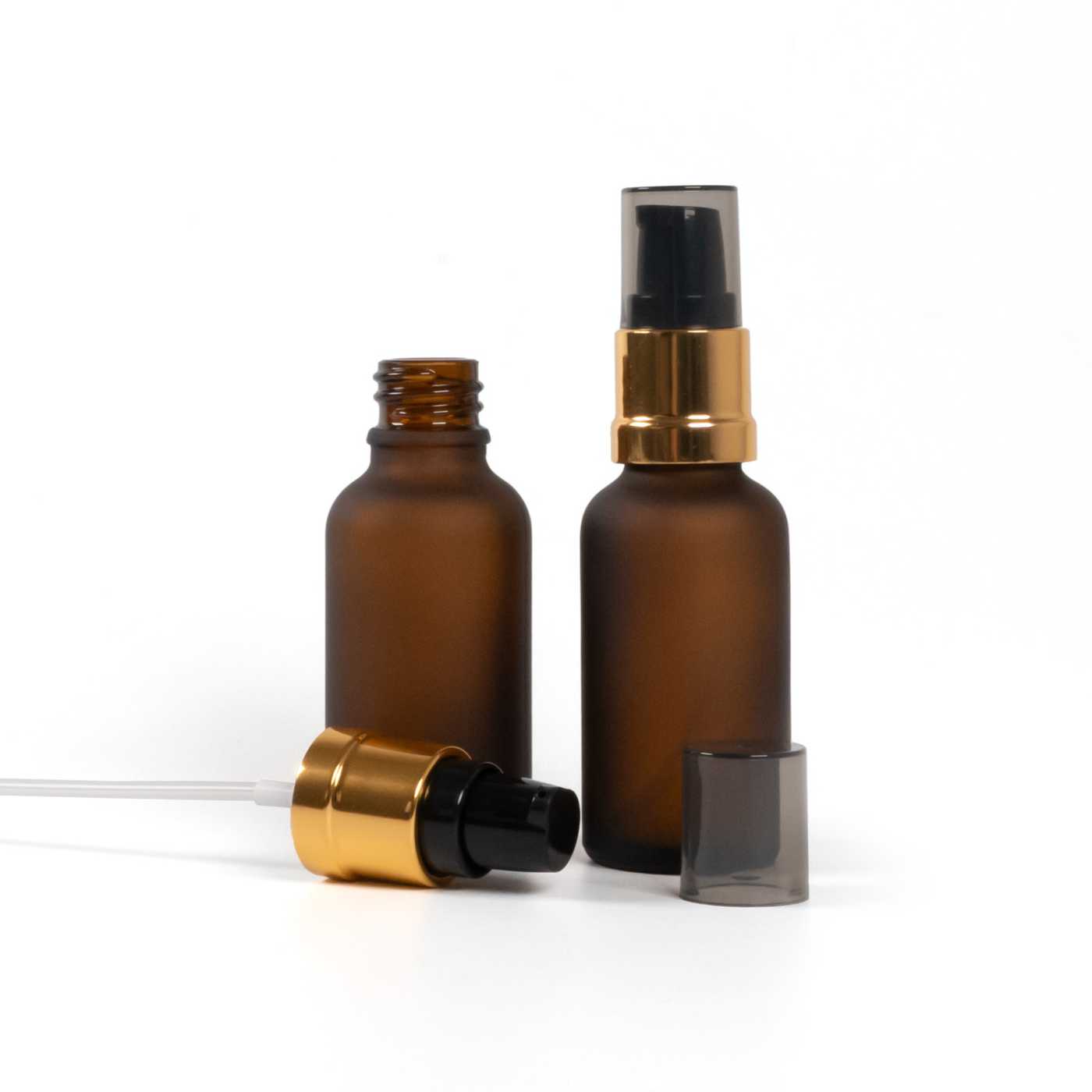 Flacon en verre mat, brun, distributeur noir et doré brillant avec surcapuchon fumé, 30 ml