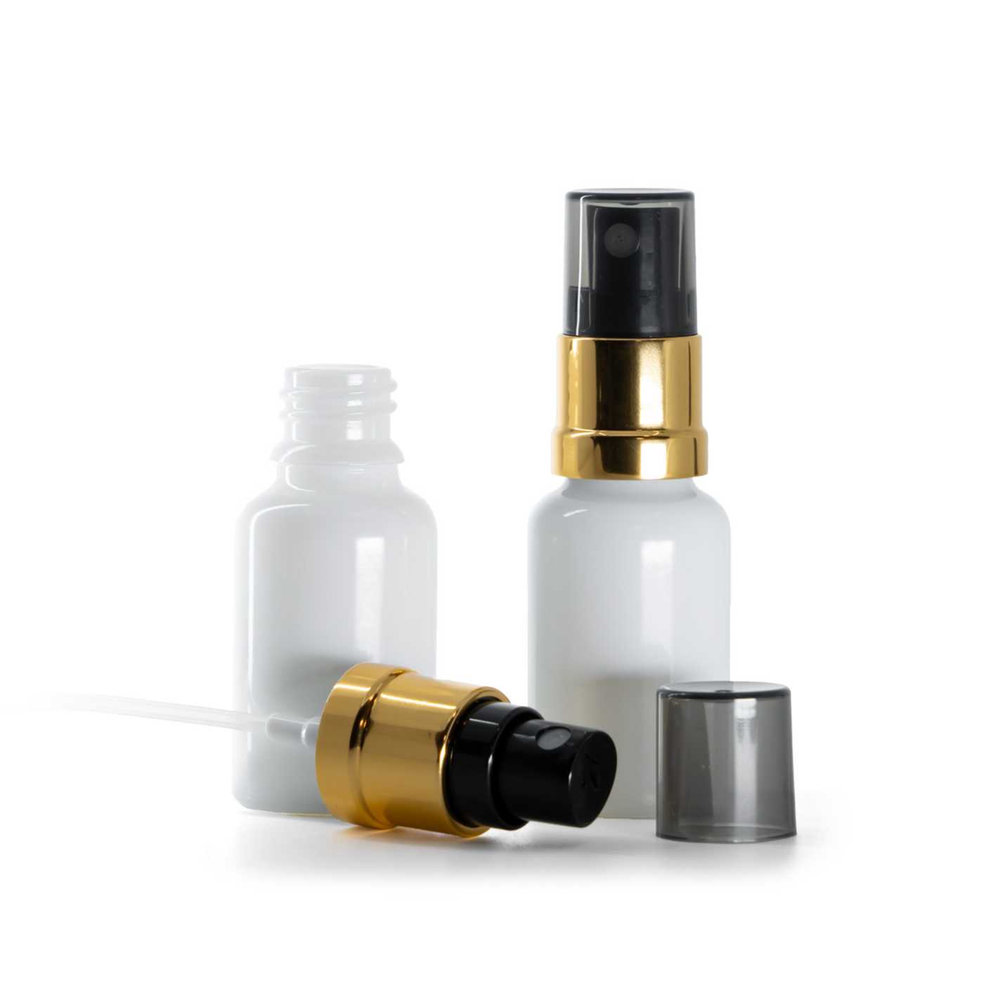 Butelka szklana, apteczna, biała, czarno-złoty atomizer, dymny kapturek, 15 ml