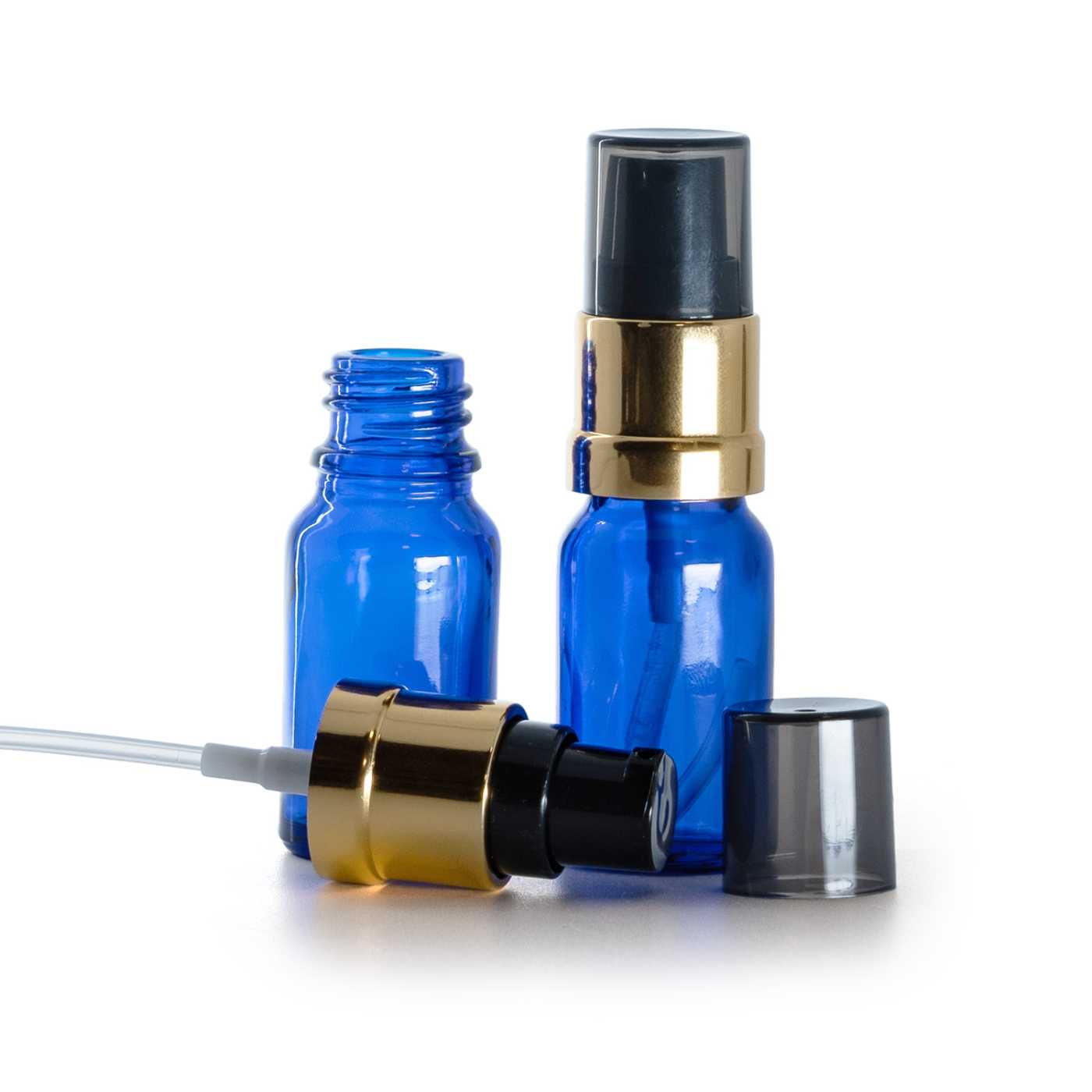Kék üvegcse, fényes fekete-arany adagoló füstös felső kupakkal, 10 ml