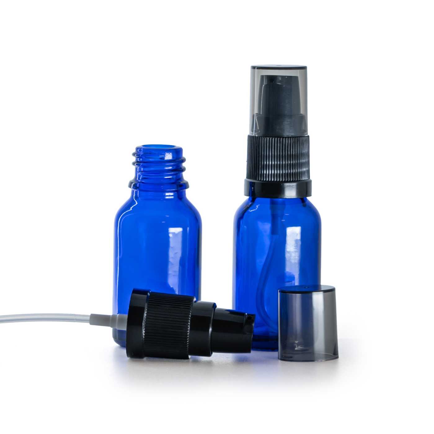 Flacon en verre bleu, pompe crème avec surcapuchon fumé, 15 ml