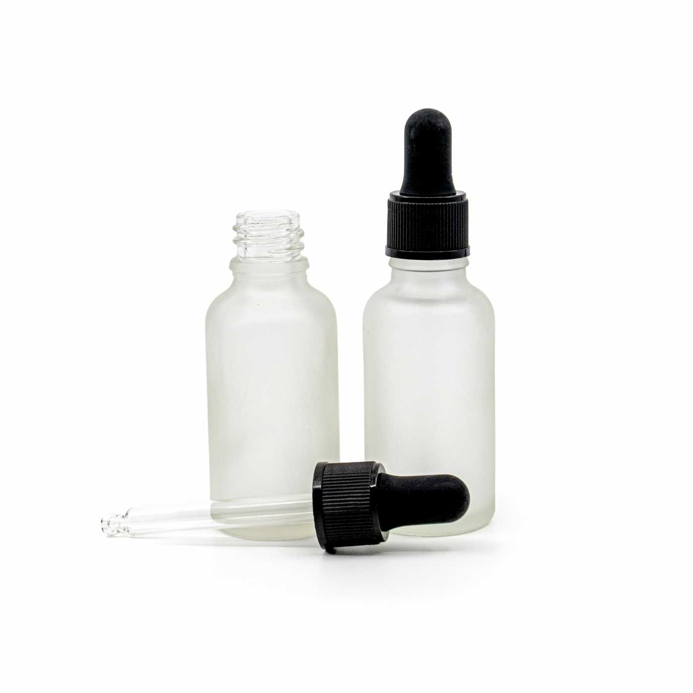 Tejszerű áttetsző üvegpalack, matt fekete pipettás cseppentő kupak, 30 ml
