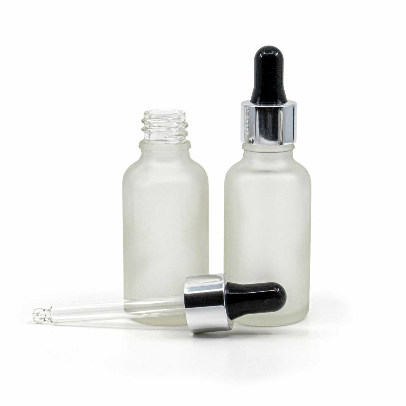 Átlátszó matt üvegpalack, fekete-ezüst pipettás kupak, 30 ml