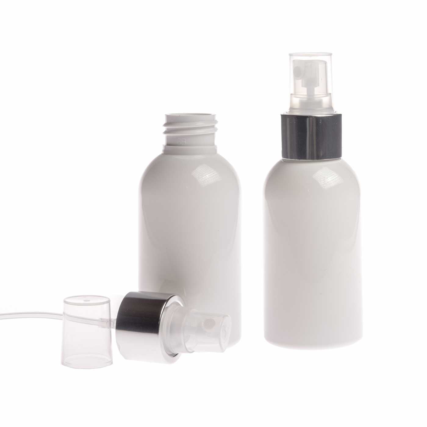 Plastová láhev bílá, průhledný rozprašovač, lesklý stříbrný límec, 150 ml