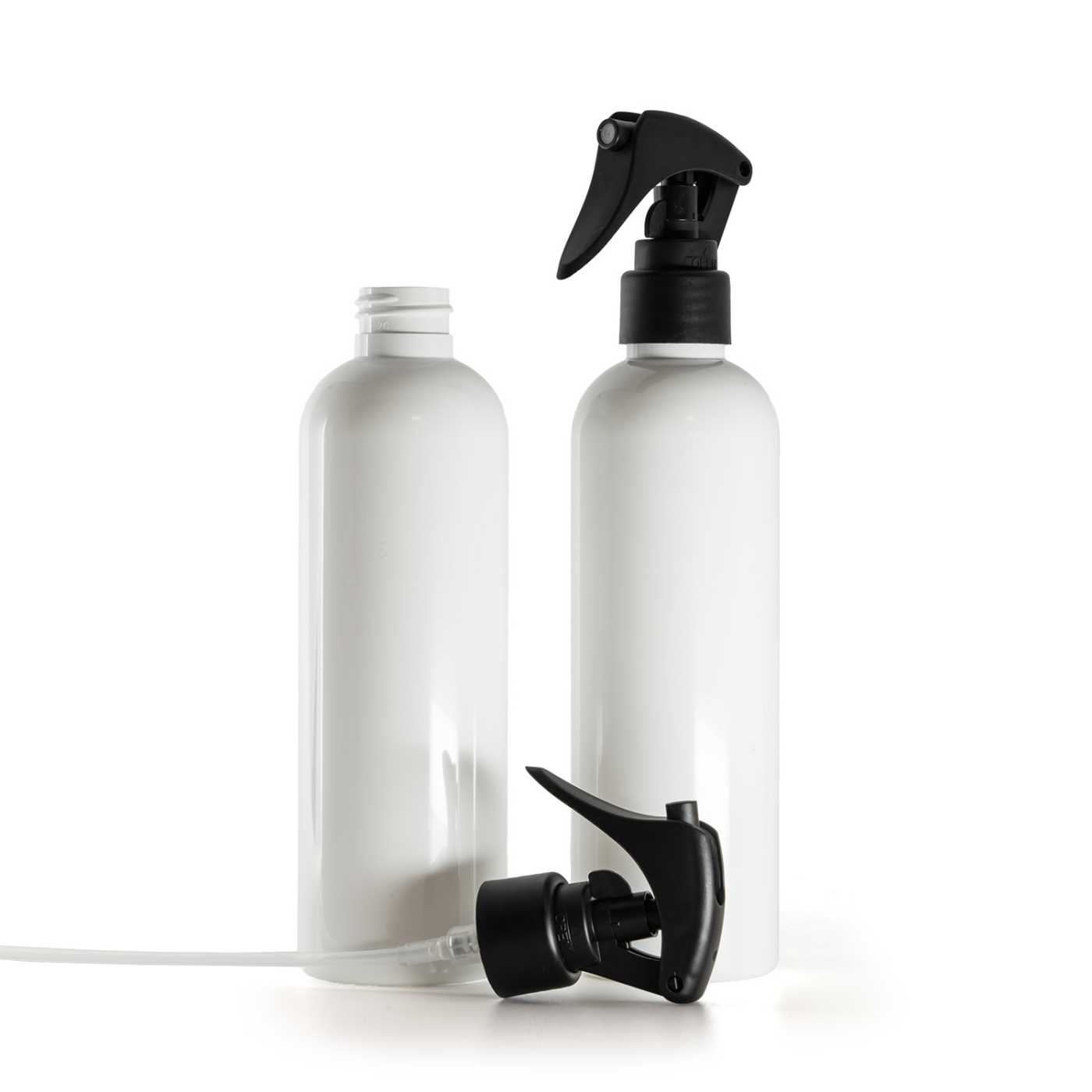 Kunststoffflasche, weiß, matter schwarzer Triggersprüher, glatter Ring, 250 ml