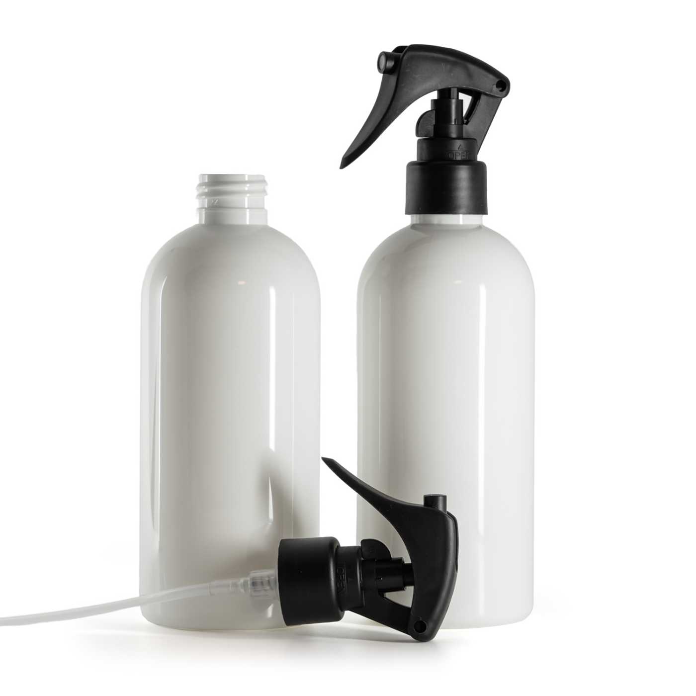 Kunststoffflasche, weiß, matte schwarze Triggersprüher, glatter Ring, 300 ml