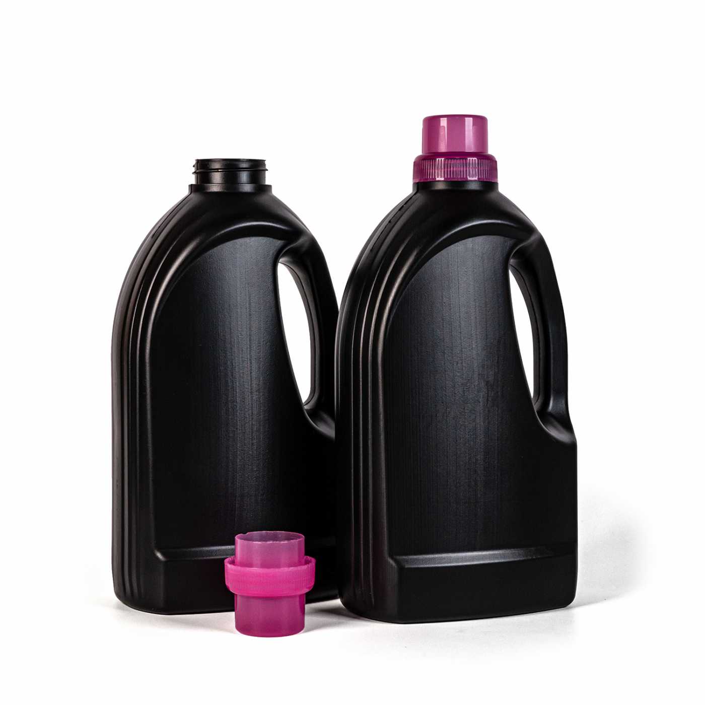 Flacon en plastique noir pour assouplissant, bouchon rose, 1,5 l